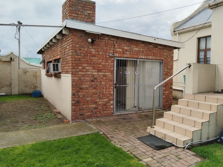 3 Bedroom Property for Sale in Swartkops Eastern Cape
